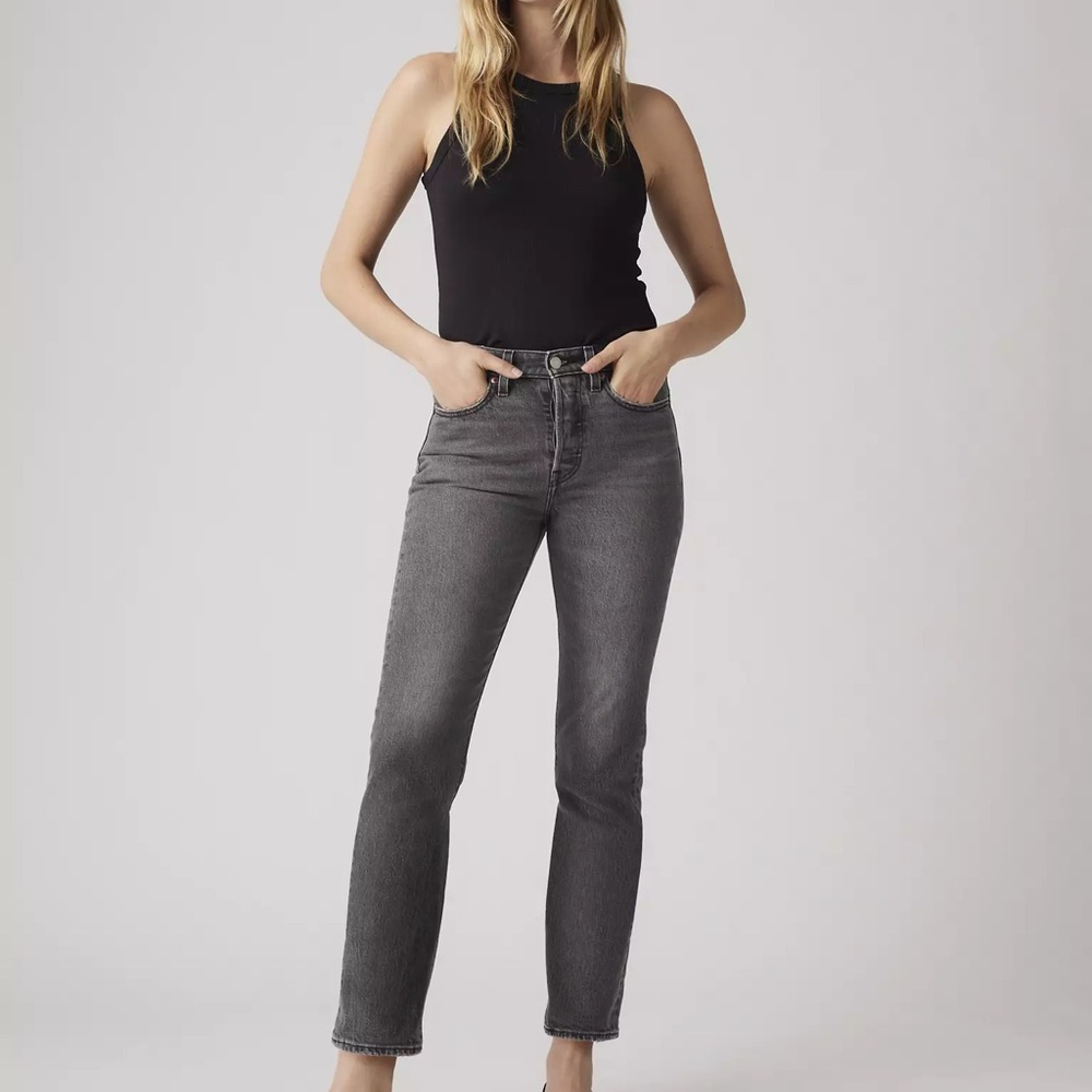 Levi’s *BNWT* Wedgie Straight Ankle Jeans